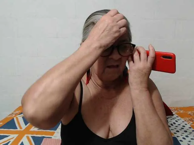 candy-mature Image 12