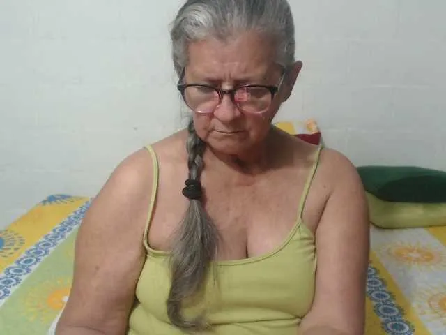 candy-mature Image 2