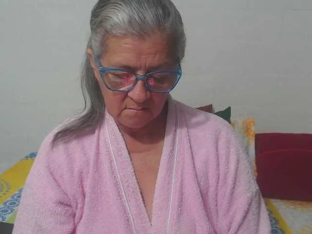 candy-mature Image 3