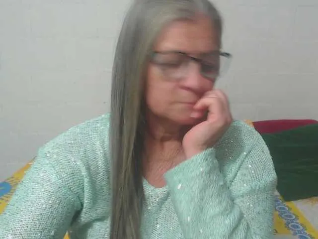 candy-mature Image 4