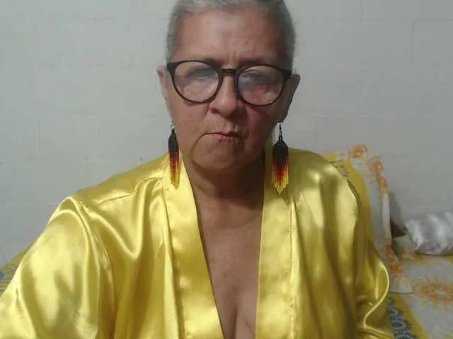 candy-mature Image 5