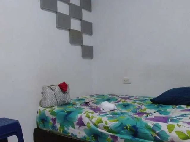 Deep-hard-latina Image 4