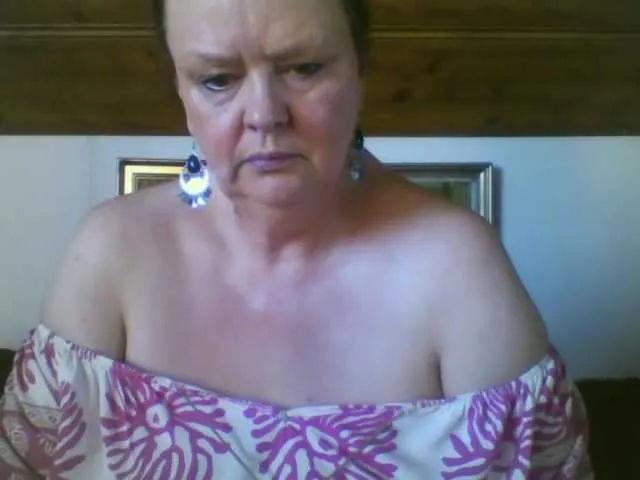 TiffanyAmore Image 3