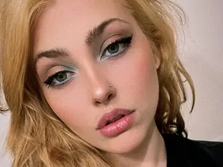 AlexMarieXOXO's Thumb Image