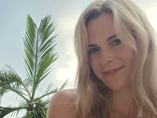 Amber_riivers's Thumb Image